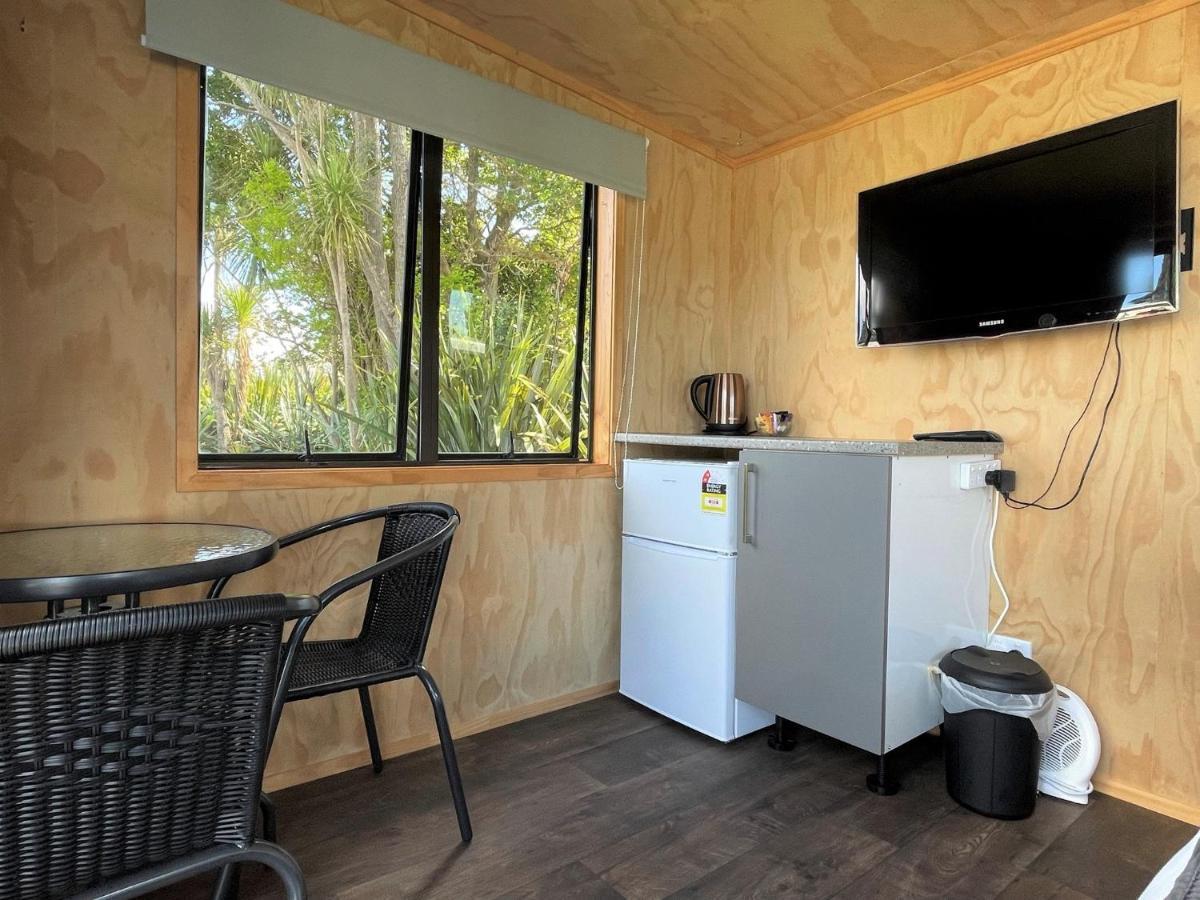 Athenree Hot Springs & Holiday Park Waihi Buitenkant foto